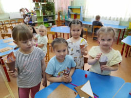 Всемирный день мороженого Всемирный день мороженого.